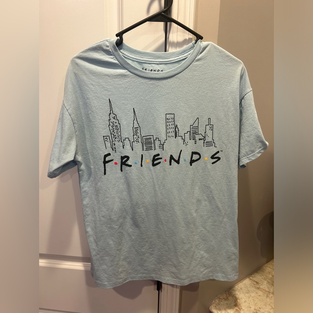 Women’s FRIENDS Tee Shirt Large JUNIORS